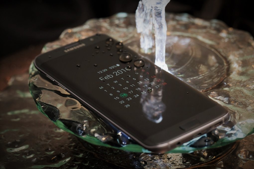 Samsung S7 Water and dust features